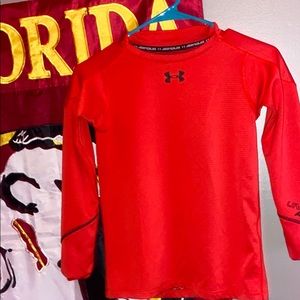 Under armoire tee